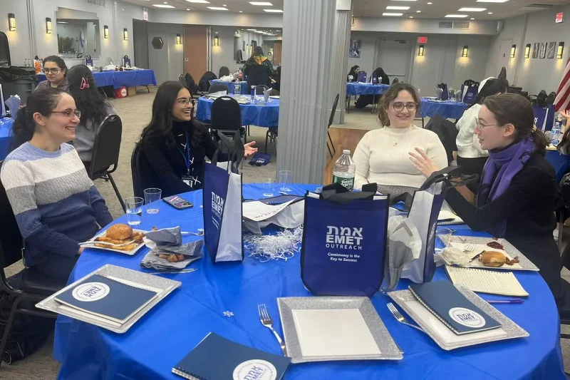 womens-division-img-1-Emet-Outreach-ny